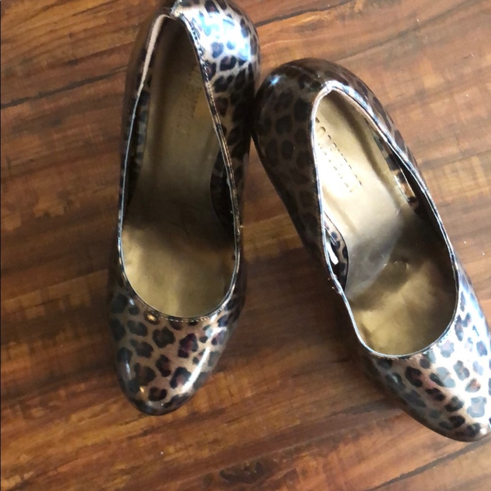 Shoes - Picture 5 of 6
